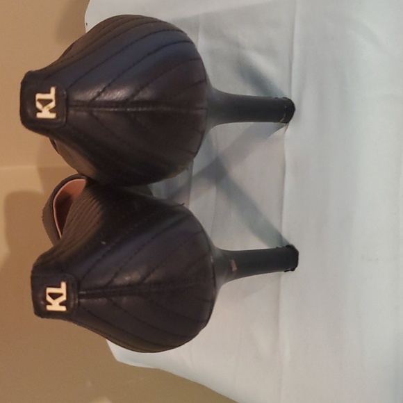 Karl largerfield womans black leather quilted.pumps.size 10. - Picture 3 of 8